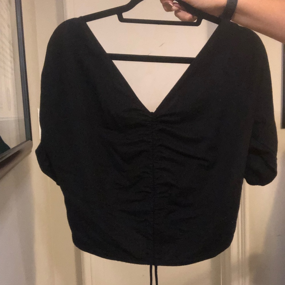 BLACK OFF THE SHOULDER TOP